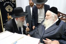 _רבי_ראובן_אלבז__2_.jpg