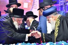 מרן הראשל בשיננא.jpg