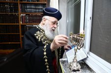 _הגאון_הרב_יצחק_יוסף_בהדלקה___צילום_יעקב_כהן.jpg