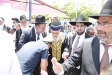 ביקור-הרב-יצחק-יוסף-בית-ספר-אמת-ושלום-קריית-גת-2.jpg