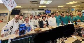 ה_מוצאי_יו__כ_ליד_חדרו_של_הגרבמ_אזרחי_בהדסה.jpg