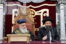 הגרי-יוסף-הקבלת-פני-רבו-יזדים-3.jpg