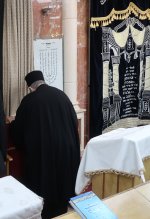 הגה''צ חכם ניסים בן שמעון שליט''א במודים בערבית פורים.JPG