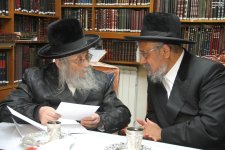 עם הגרי''ט וייס.jpg