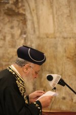 הרב יצחק יוסף.jpg