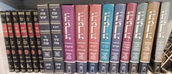 תורת הפרשה, והגדת לרב גלינסקי.jpg
