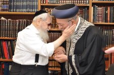 הרב עובדיה יוסף והרב עמאר.jpg