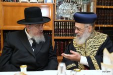 הגרב״מ-אזרחי-לראשל״צ-הגר״י-יוסף-•-״יש-לנו-הכרת-הטוב-רבה-אליכם״-1-1534x1024.jpg