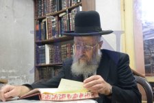 הרב-יצחק-יוסף-אצל-מרן-הרב-שטיינמן-צילום-שוקי-לרר-3.jpg