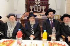 הכתרת-הרב-יצחק-יוסף-לראשון-לציון-בראשות-הרב-עובדיה-יוסף-צילום-שוקי-לרר-5-470x312.jpg
