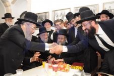 הכתרת-הרב-יצחק-יוסף-לראשון-לציון-בראשות-הרב-עובדיה-יוסף-צילום-שוקי-לרר-14-470x312.jpg