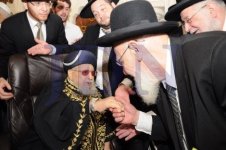הכתרת-הרב-יצחק-יוסף-לראשון-לציון-בראשות-הרב-עובדיה-יוסף-צילום-שוקי-לרר-21-470x312.jpg
