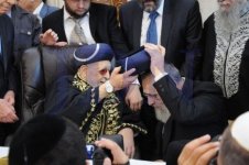 הכתרת-הרב-יצחק-יוסף-לראשון-לציון-בראשות-הרב-עובדיה-יוסף-צילום-שוקי-לרר-34-470x312.jpg