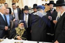 הכתרת-הרב-יצחק-יוסף-לראשון-לציון-בראשות-הרב-עובדיה-יוסף-צילום-שוקי-לרר-47-470x312.jpg