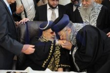 הכתרת-הרב-יצחק-יוסף-לראשון-לציון-בראשות-הרב-עובדיה-יוסף-צילום-שוקי-לרר-49-470x312.jpg