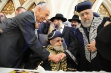 הכתרת-הרב-יצחק-יוסף-לראשון-לציון-בראשות-הרב-עובדיה-יוסף-צילום-שוקי-לרר-64-470x312.jpg