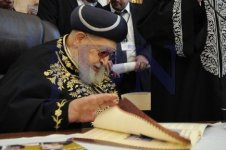 הכתרת-הרב-יצחק-יוסף-לראשון-לציון-בראשות-הרב-עובדיה-יוסף-צילום-שוקי-לרר-77-470x312.jpg