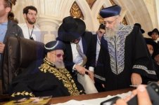 הכתרת-הרב-יצחק-יוסף-לראשון-לציון-בראשות-הרב-עובדיה-יוסף-צילום-שוקי-לרר-80-470x312.jpg
