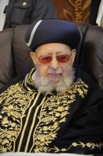 הכתרת-הרב-יצחק-יוסף-לראשון-לציון-בראשות-הרב-עובדיה-יוסף-צילום-שוקי-לרר-28-470x707.jpg