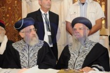 הכתרת-הרב-יצחק-יוסף-לראשון-לציון-בראשות-הרב-עובדיה-יוסף-צילום-שוקי-לרר-105-470x312.jpg