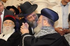 הכתרת-הרב-יצחק-יוסף-לראשון-לציון-בראשות-הרב-עובדיה-יוסף-צילום-שוקי-לרר-129-470x312.jpg