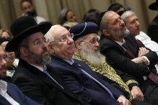 עם הרב לאו דרעי והנשיא 2.jpg