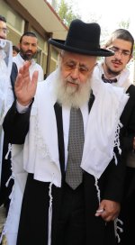 ביציאה מבית מדרשו.jpg