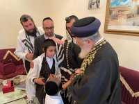 בדובאי מברך נער בר מצווה.jpg