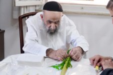 מרן-הגאון-רבי-משה-צדקה-אוגד-ד-מינים-5-scaled.jpeg