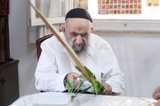 מרן-הגאון-רבי-משה-צדקה-אוגד-ד-מינים-12-scaled.jpeg