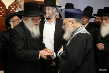 כְּאִישׁ-אֶחָד-בְּלֵב-אֶחָד-•-אדמורים-ורבנים-בשמחת-השבע-ברכות-לבתו-של-הראשלצ-רבי-יצחק-יוסף-27-...jpg