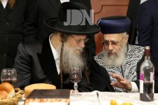 כְּאִישׁ-אֶחָד-בְּלֵב-אֶחָד-•-אדמורים-ורבנים-בשמחת-השבע-ברכות-לבתו-של-הראשלצ-רבי-יצחק-יוסף-19-...jpg