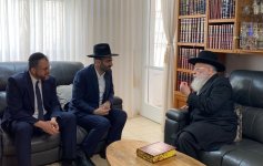 מלכיאלי בהקבלת פני מרן שליטא -פסח פו.jpeg